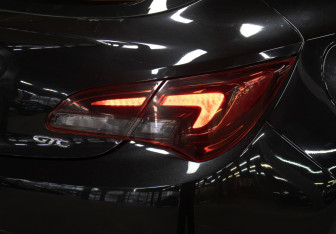 Подержанный автомобиль Opel Astra Hatchback 2013 года (22 фото)