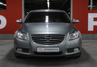 Подержанный автомобиль Opel Insignia Sedan 2013 года (2 фото)