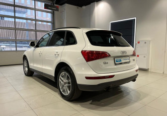 Подержанный автомобиль Audi Q5 2011 года (7 фото)