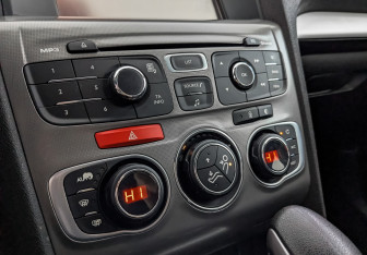 Подержанный автомобиль Citroen C4 Sedan 2016 года (21 фото)