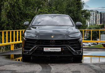 Подержанный автомобиль Lamborghini Urus 2020 года (2 фото)