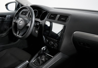 Подержанный автомобиль Volkswagen Jetta Sedan 2015 года (9 фото)