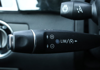 Подержанный автомобиль Mercedes-Benz GLE 2018 года (23 фото)