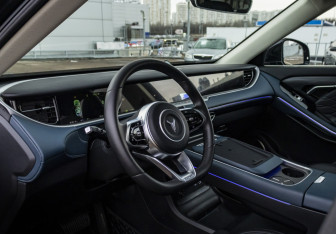 Подержанный автомобиль Voyah Free 2023 года (12 фото)