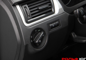 Подержанный автомобиль Skoda Rapid Liftback 2016 года (18 фото)