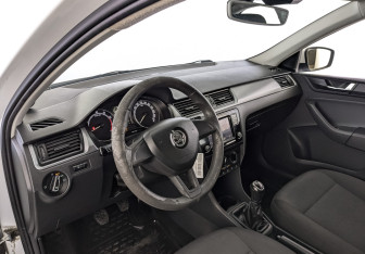 Подержанный автомобиль Skoda Rapid Liftback 2019 года (15 фото)