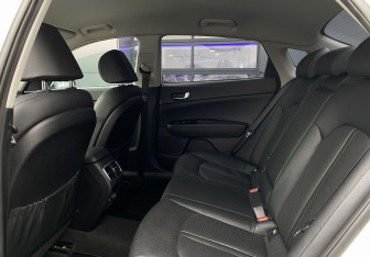 Подержанный автомобиль Kia Optima Sedan 2019 года (29 фото)