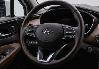 Подержанный автомобиль Hyundai Santa Fe 2021 года (15 фото)