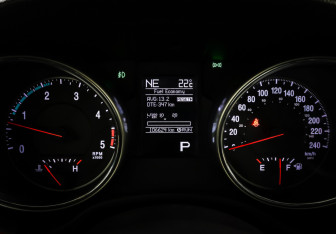 Подержанный автомобиль Jeep Grand Cherokee 2013 года (16 фото)