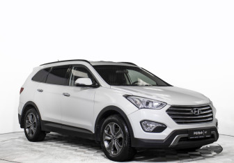 Подержанный автомобиль Hyundai Santa Fe 2014 года (3 фото)