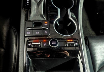 Подержанный автомобиль Kia K5 2020 года (16 фото)