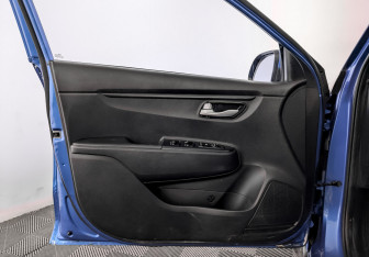 Подержанный автомобиль Kia Rio Hatchback 2019 года (19 фото)