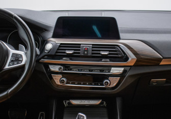Подержанный автомобиль BMW X3 2021 года (14 фото)