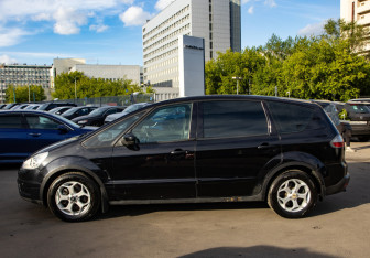 Подержанный автомобиль Ford S-MAX 2006 года (6 фото)