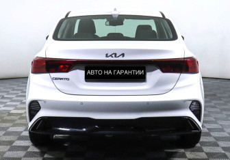 Подержанный автомобиль Kia Cerato Sedan 2021 года (4 фото)