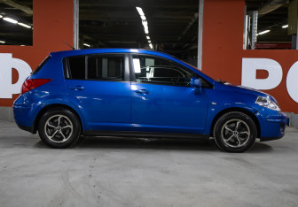 Подержанный автомобиль Nissan Tiida Hatchback 2007 года (4 фото)