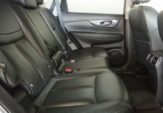 Подержанный автомобиль Nissan X-Trail 2016 года (10 фото)