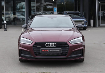 Подержанный автомобиль Audi A5 Coupe 2017 года (2 фото)