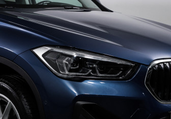 Подержанный автомобиль BMW X1 2021 года (16 фото)