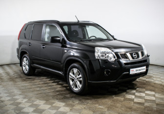 Подержанный автомобиль Nissan X-Trail 2013 года (3 фото)