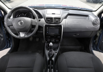 Подержанный автомобиль Nissan Terrano 2017 года (14 фото)