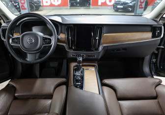Подержанный автомобиль Volvo S90 2020 года (14 фото)