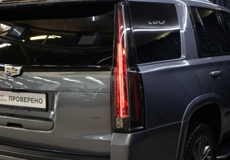 Подержанный автомобиль Cadillac Escalade Suv 2020 года (27 фото)