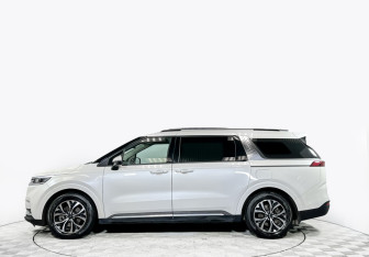 Подержанный автомобиль Kia Carnival 2021 года (8 фото)