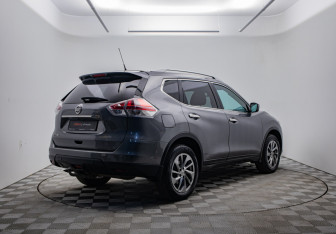 Подержанный автомобиль Nissan X-Trail 2016 года (5 фото)