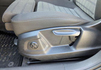 Подержанный автомобиль Audi Q3 2016 года (21 фото)