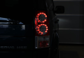 Подержанный автомобиль Land Rover Discovery 2012 года (27 фото)