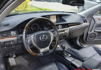 Подержанный автомобиль Lexus ES 2013 года (9 фото)