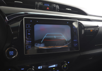 Подержанный автомобиль Toyota Hilux 2020 года (17 фото)