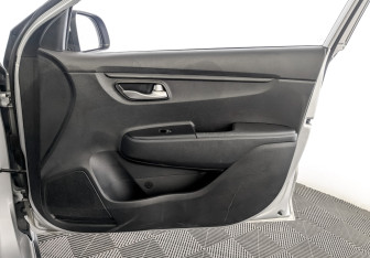 Подержанный автомобиль Kia Rio Hatchback 2021 года (23 фото)
