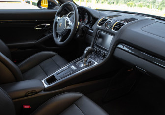 Подержанный автомобиль Porsche Cayman 2013 года (7 фото)