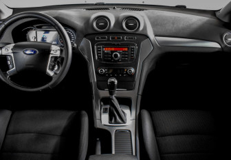 Подержанный автомобиль Ford Mondeo Sedan 2013 года (11 фото)