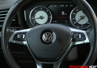 Подержанный автомобиль Volkswagen Touareg 2018 года (14 фото)