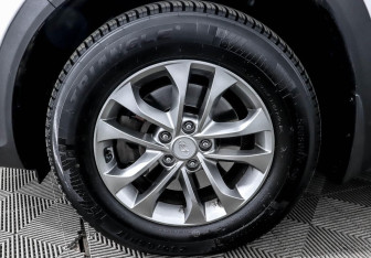 Подержанный автомобиль Hyundai Santa Fe 2021 года (6 фото)