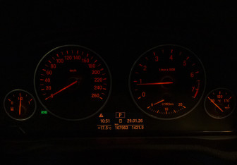 Подержанный автомобиль BMW X3 2013 года (9 фото)