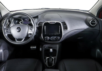 Подержанный автомобиль Renault Kaptur 2020 года (11 фото)