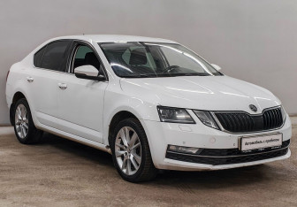 Подержанный автомобиль Skoda Octavia Liftback 2018 года (3 фото)