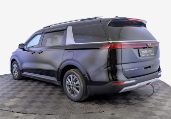 Подержанный автомобиль Kia Carnival 2021 года (7 фото)