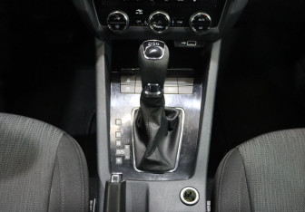 Подержанный автомобиль Skoda Octavia Liftback 2019 года (18 фото)