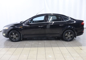 Подержанный автомобиль Ford Mondeo Sedan 2007 года (8 фото)