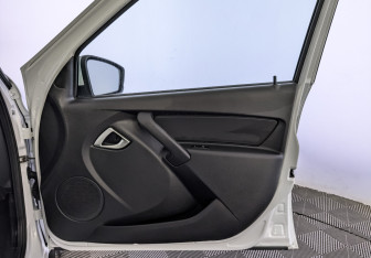 Подержанный автомобиль LADA (ВАЗ) Granta Sedan 2023 года (25 фото)
