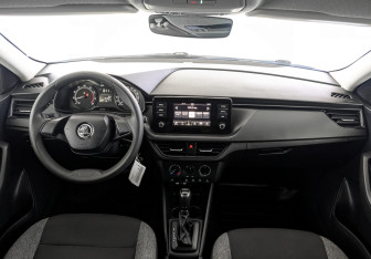 Подержанный автомобиль Skoda Rapid Liftback 2021 года (14 фото)