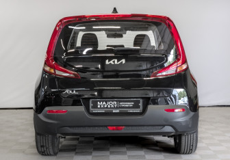 Подержанный автомобиль Kia Soul 2022 года (6 фото)