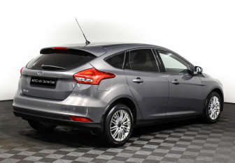 Подержанный автомобиль Ford Focus Hatchback 2015 года (5 фото)