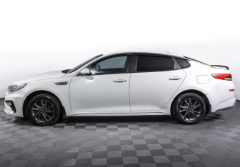 Подержанный автомобиль Kia Optima Sedan 2019 года (8 фото)