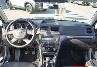Подержанный автомобиль Skoda Yeti 2012 года (12 фото)
